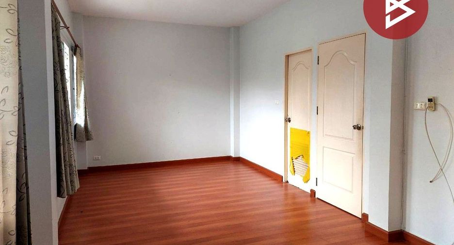 For sale 3 bedrooms house in Khlong Sam Wa, Bangkok