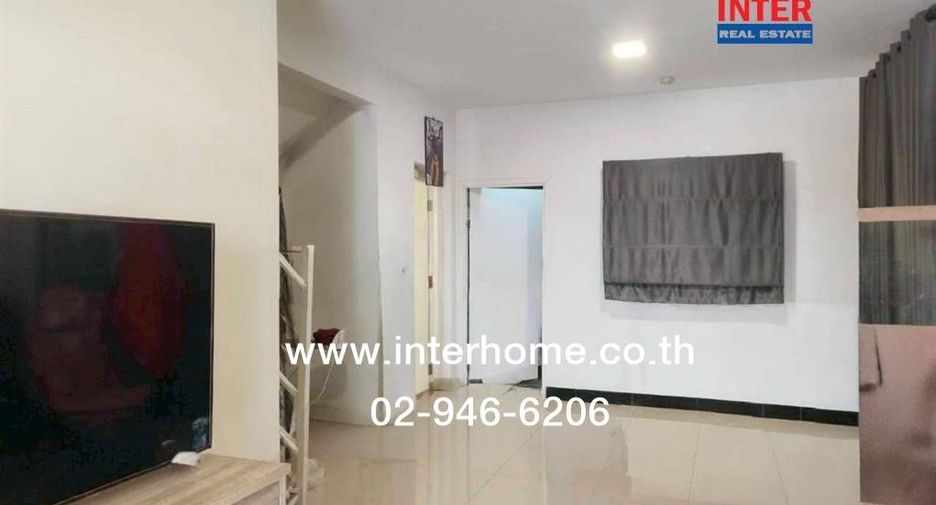 For sale 3 bedrooms townhouse in Mueang Samut Prakan, Samut Prakan