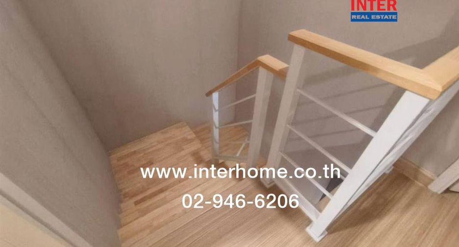 For sale 3 bedrooms townhouse in Mueang Samut Prakan, Samut Prakan