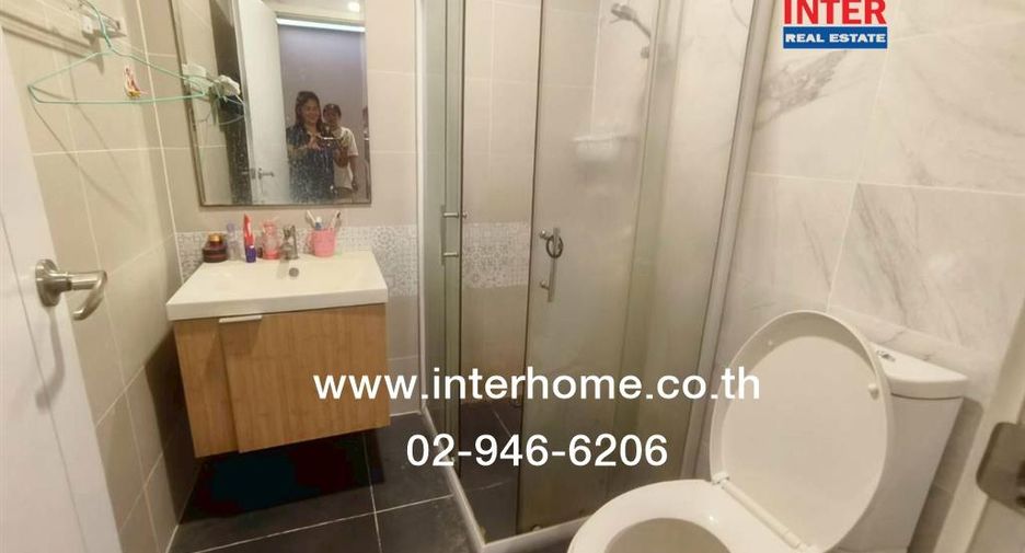 For sale 3 bedrooms townhouse in Mueang Samut Prakan, Samut Prakan