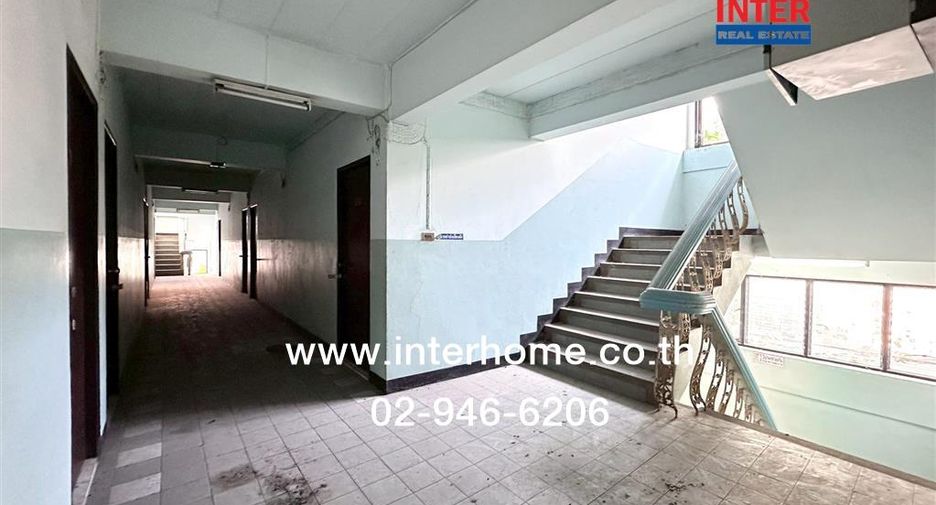 For sale 74 bedrooms apartment in Bang Kapi, Bangkok