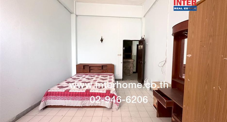 For sale 74 bedrooms apartment in Bang Kapi, Bangkok