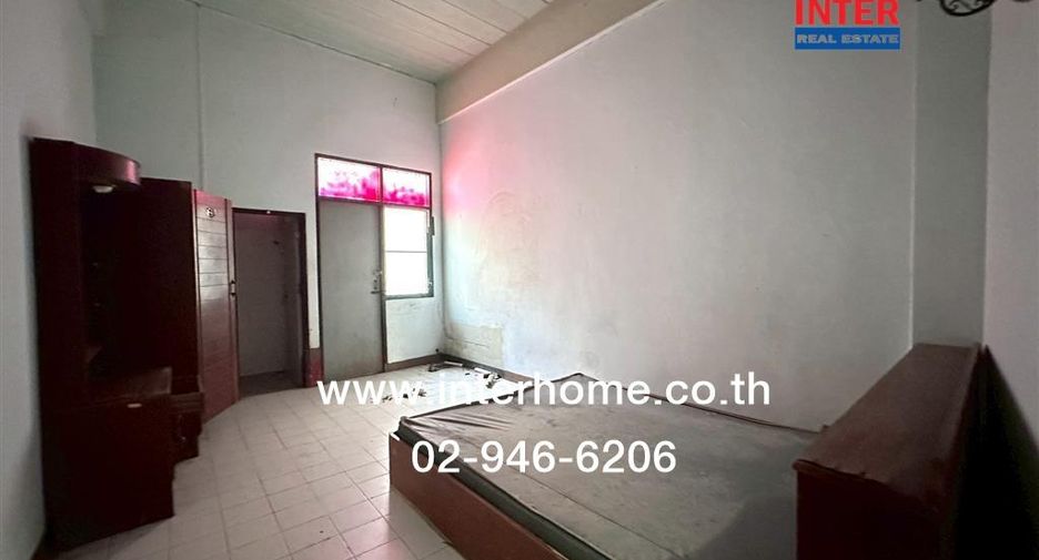 For sale 74 bedrooms apartment in Bang Kapi, Bangkok