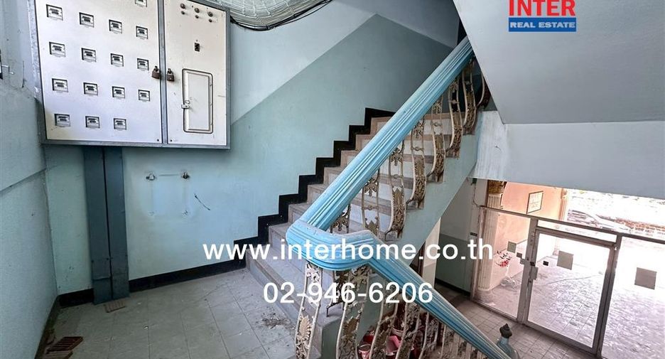 For sale 74 bedrooms apartment in Bang Kapi, Bangkok
