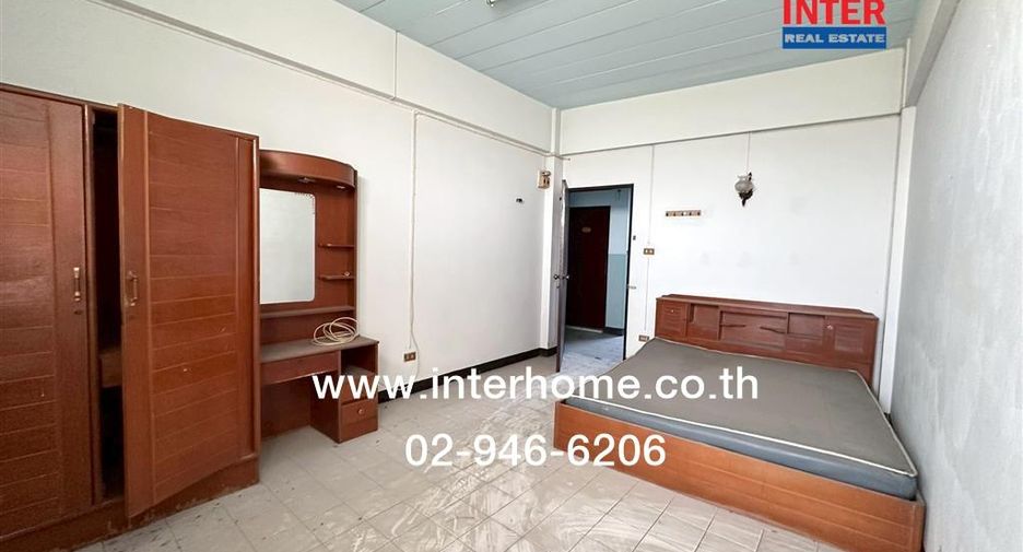 For sale 74 bedrooms apartment in Bang Kapi, Bangkok