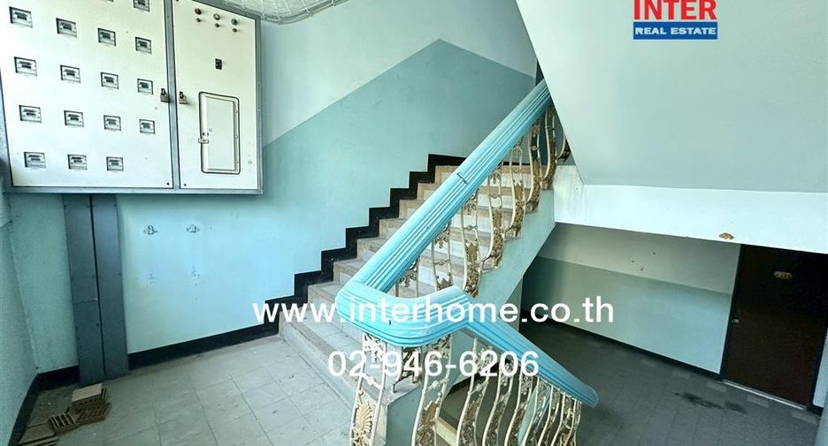 For sale 74 bedrooms apartment in Bang Kapi, Bangkok