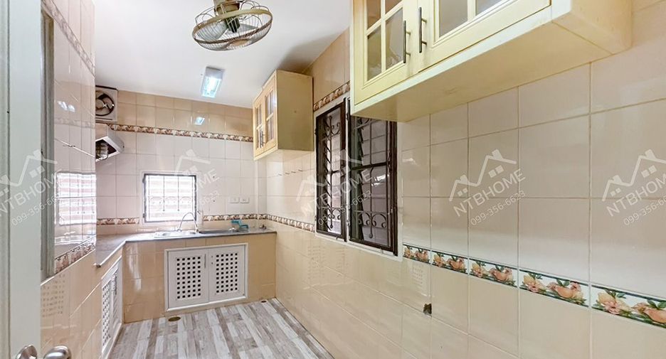 出租 4 卧室 独立屋 在 Mueang Nonthaburi, Nonthaburi
