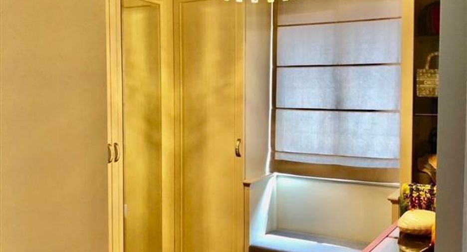 For sale 3 bedrooms house in Khlong Sam Wa, Bangkok