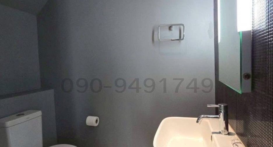For rent 3 bedrooms townhouse in Lat Phrao, Bangkok