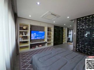 Casa adosada en alquiler de 3 habitaciones en Lat Phrao, Bangkok