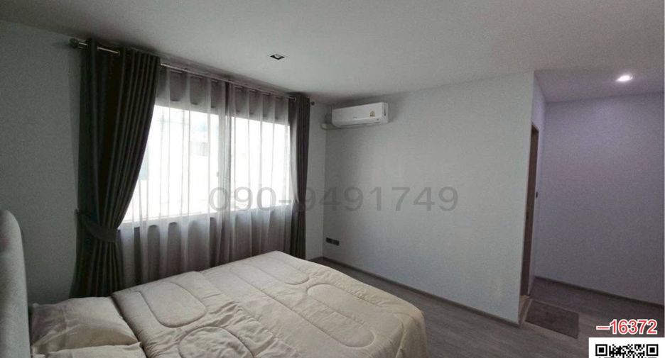 For rent 3 bedrooms townhouse in Lat Phrao, Bangkok