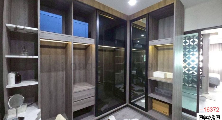 For rent 3 bedrooms townhouse in Lat Phrao, Bangkok