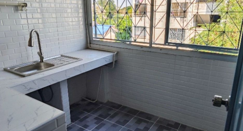 À vendre 1 chambre condo à Sai Mai, Bangkok
