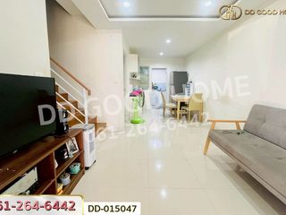 Casa adosada en venta de 4 habitaciones en Bang Lamung, Chonburi