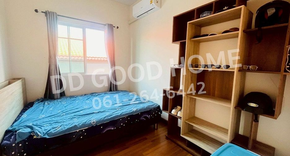 Casa adosada en venta de 4 habitaciones en Bang Lamung, Chonburi