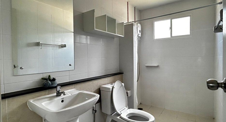 For rent 3 bedrooms house in San Kamphaeng, Chiang Mai