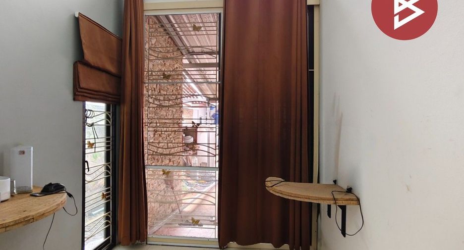 À vendre 2 chambres maison de ville à Sam Phran, Nakhon Pathom