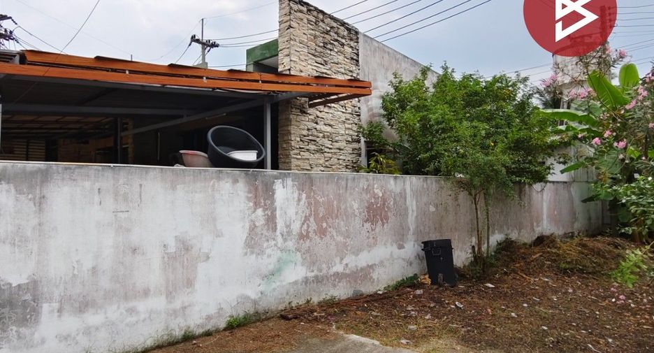 À vendre 2 chambres maison de ville à Sam Phran, Nakhon Pathom