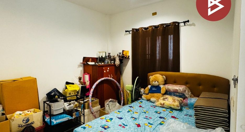À vendre 2 chambres maison de ville à Sam Phran, Nakhon Pathom