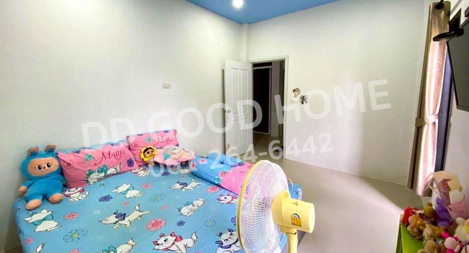 For sale 2 bedrooms townhouse in Wiang Sa, Surat Thani