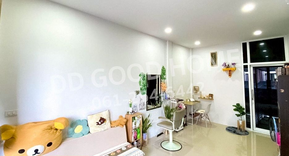 For sale 2 bedrooms townhouse in Wiang Sa, Surat Thani