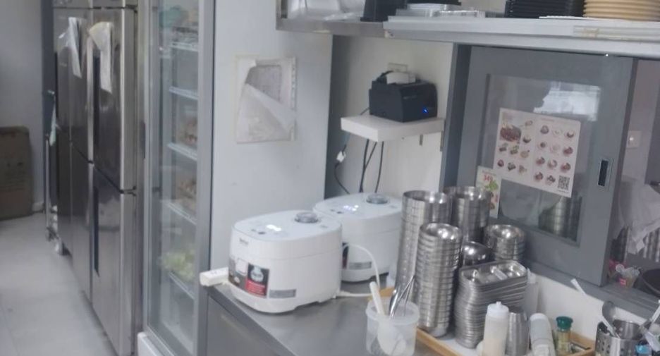 For rent retail Space in Phaya Thai, Bangkok
