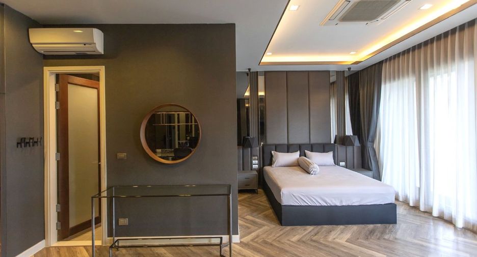 For rent 4 bedrooms house in Lat Phrao, Bangkok