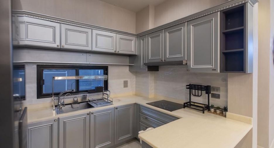 For rent 4 bedrooms house in Lat Phrao, Bangkok