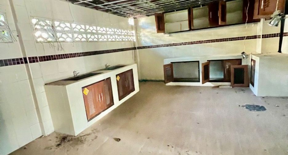 For sale retail Space in Bang Phli, Samut Prakan