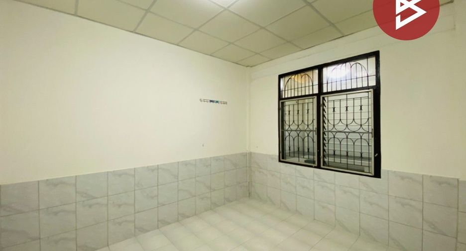 Reihenhaus zum Kauf mit 2 Zimmer in Mueang Samut Prakan, Samut Prakan