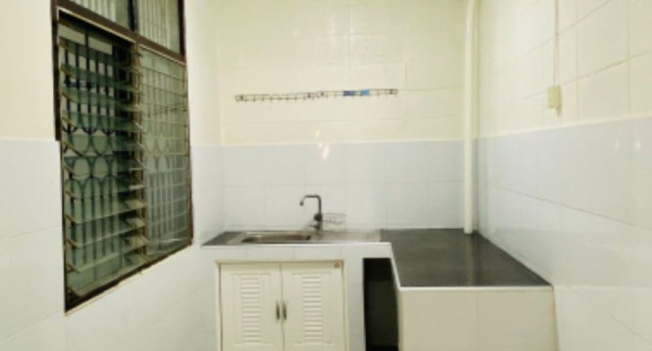Reihenhaus zum Kauf mit 2 Zimmer in Mueang Samut Prakan, Samut Prakan