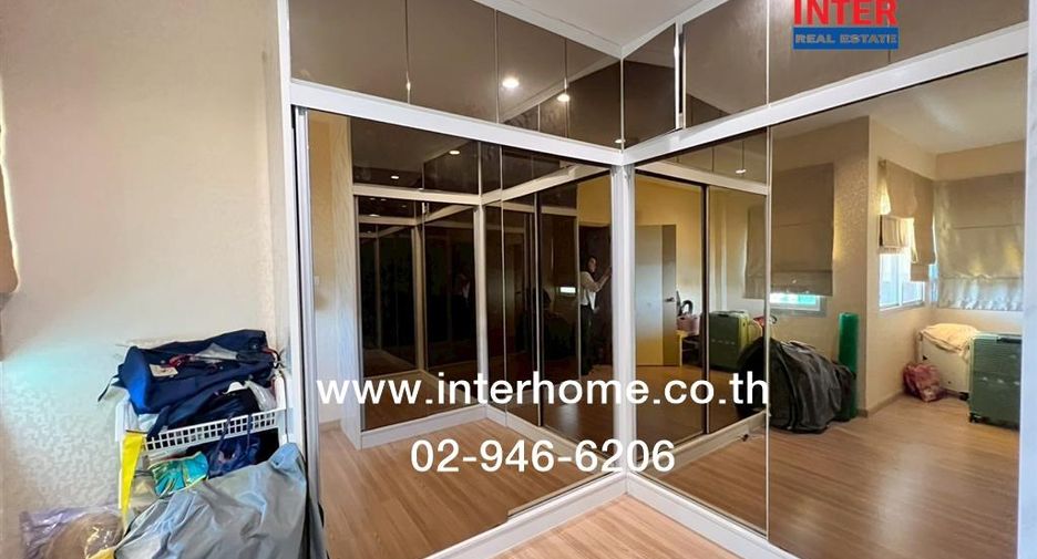 For sale 4 ベッドルーム townhouse in Bang Khun Thian, Bangkok