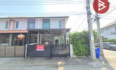 Casa adosada en venta de 3 habitaciones en Bang Phli, Samut Prakan