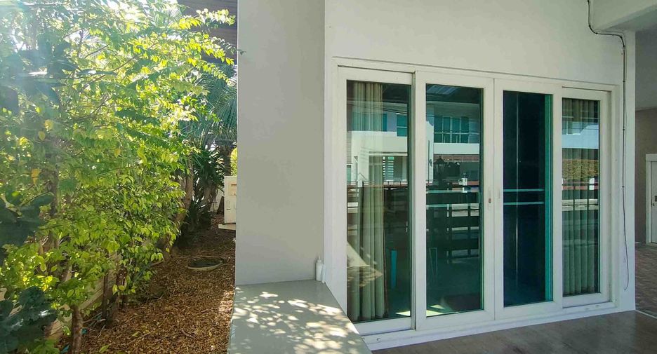 For rent 3 bedrooms house in Mueang Chiang Mai, Chiang Mai