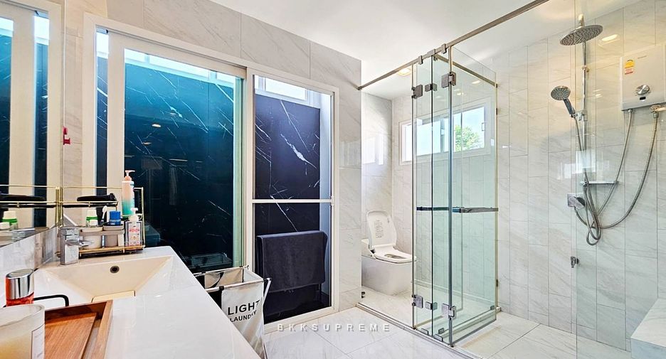 Casa en alquiler y en venta de 4 habitaciones en Bang Bua Thong, Nonthaburi