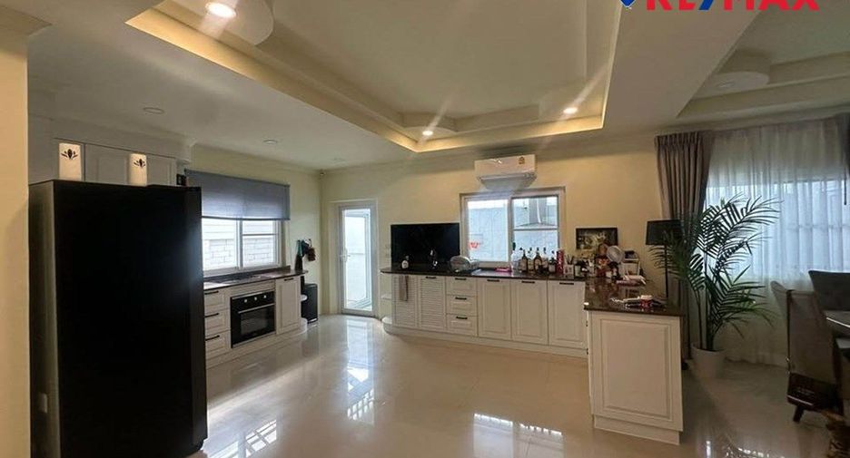 Casa en venta de 3 habitaciones en Bang Lamung, Chonburi