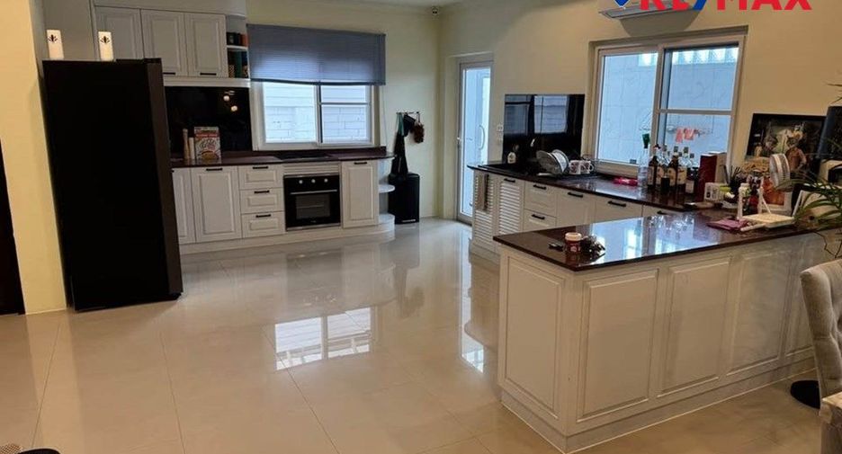 Casa en venta de 3 habitaciones en Bang Lamung, Chonburi