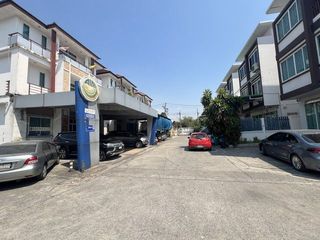 Reihenhaus zum Kauf mit 1 Zimmer in Phasi Charoen, Bangkok