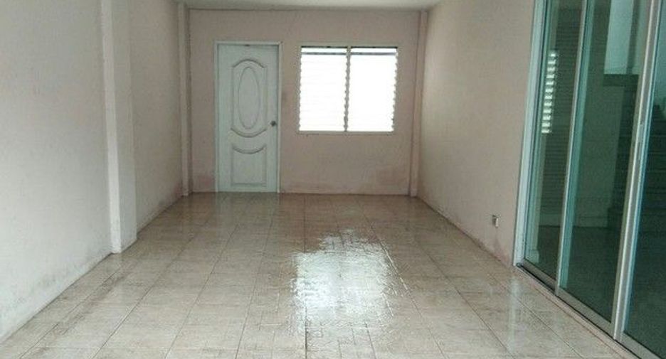 For sale 1 bed retail Space in Bang Rak, Bangkok