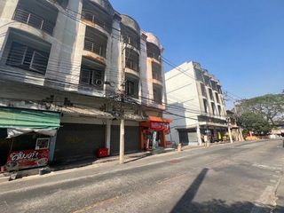 For sale 1 bed retail Space in Taling Chan, Bangkok