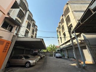 For sale 1 bed retail Space in Taling Chan, Bangkok