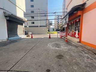 For sale 1 bed retail Space in Taling Chan, Bangkok