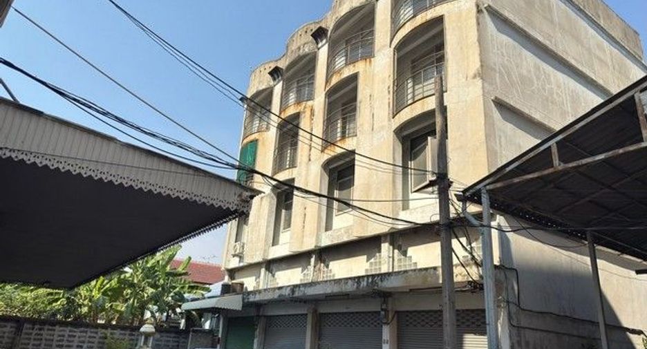For sale 1 bed retail Space in Taling Chan, Bangkok