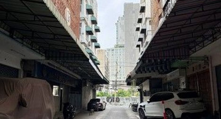 For sale 1 bed retail Space in Bang Rak, Bangkok