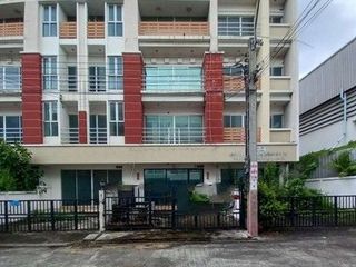 For sale 1 bed retail Space in Lat Krabang, Bangkok