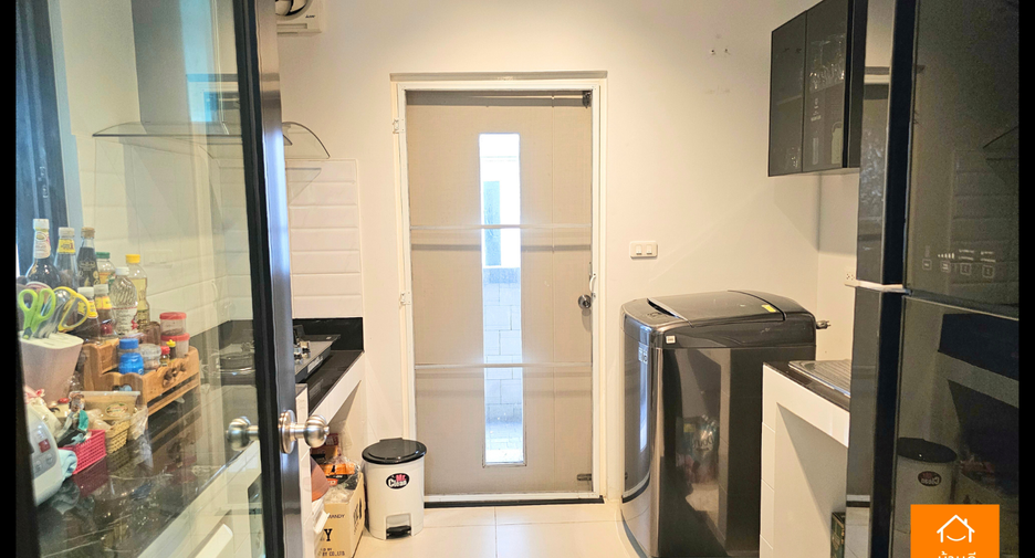 For sale 4 bedrooms house in Sai Mai, Bangkok