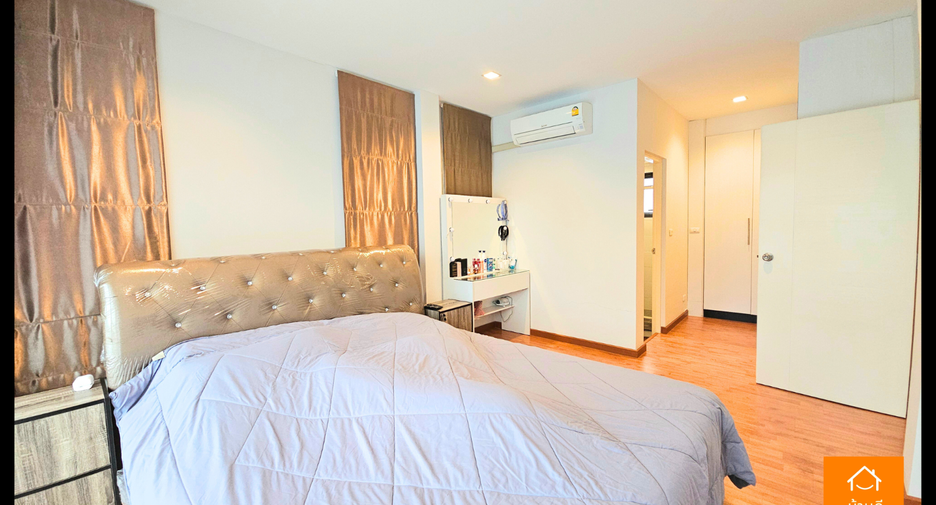 For sale 4 bedrooms house in Sai Mai, Bangkok
