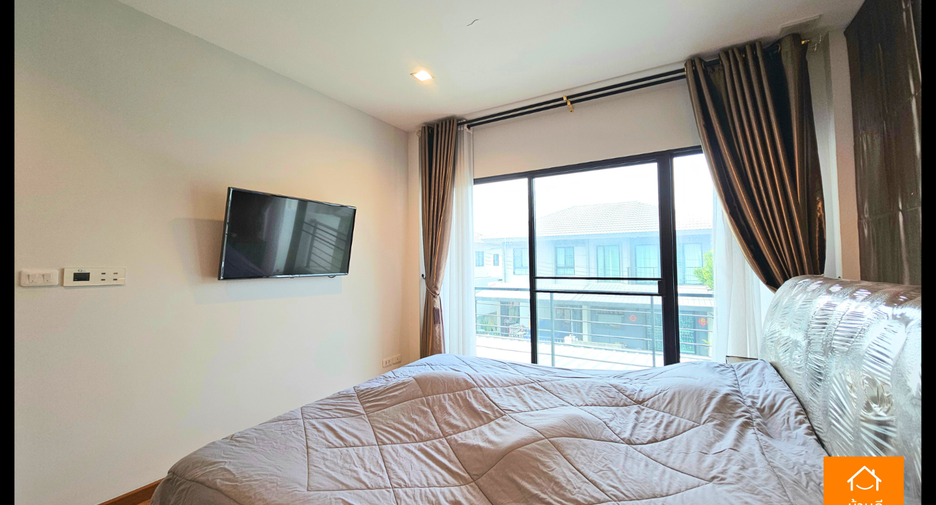 For sale 4 bedrooms house in Sai Mai, Bangkok