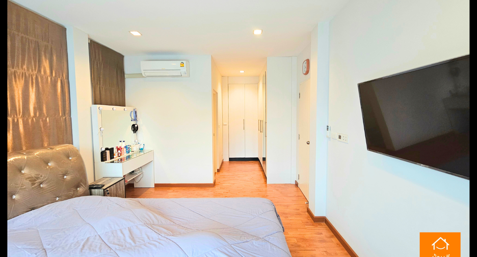 For sale 4 bedrooms house in Sai Mai, Bangkok