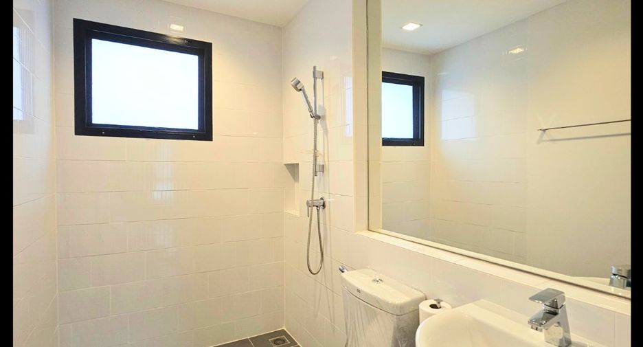 For sale 4 bedrooms house in Sai Mai, Bangkok